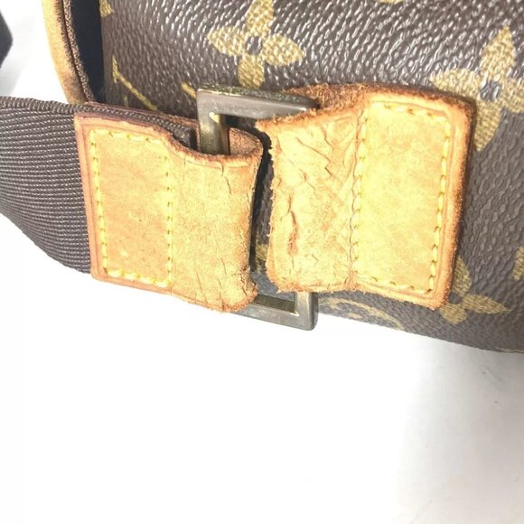LOUIS VUITTON Monogram Valmy GM Messenger - Picture 8 of 14